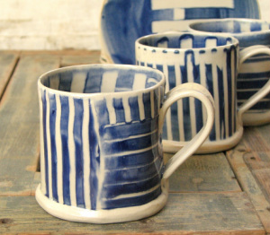 striped mugs blue white